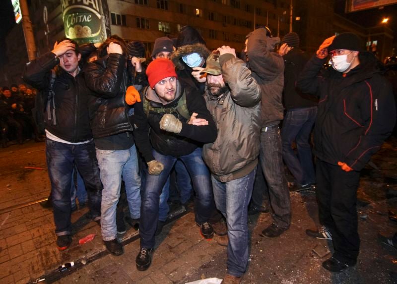 Heurts entre manifestants rivaux à Donetsk, un mort