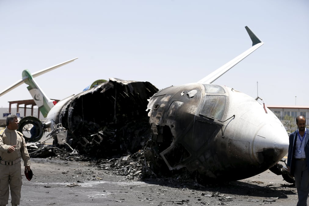 L'aeroport de sanaa, cible des raids aeriens de la coalition saoudienne