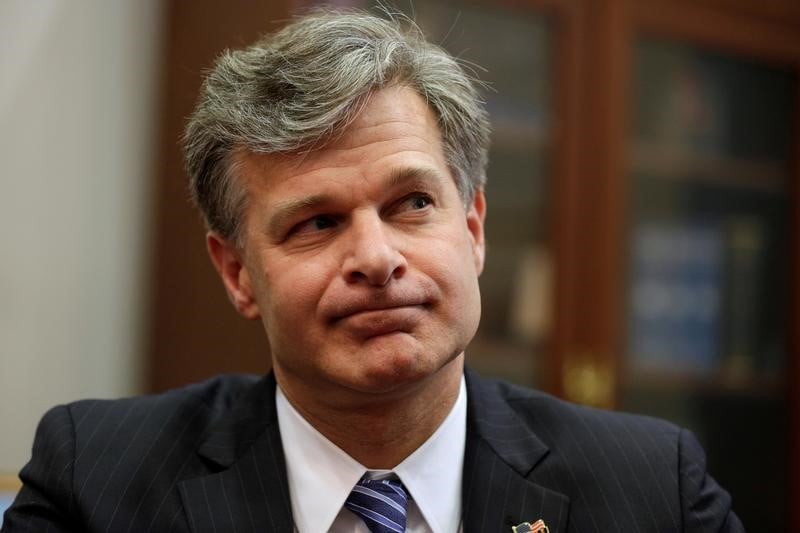 La commission justice du senat enterine le choix de wray au fbi
