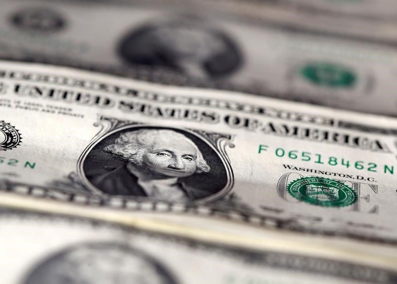 Davos: le maire repond aux etats-unis sur la faiblesse du dollar
