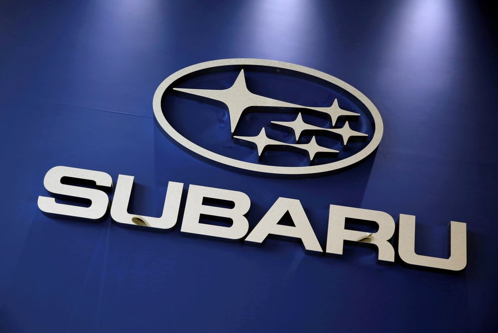 Subaru rappelle 100.000 voitures de plus, abaisse sa prevision