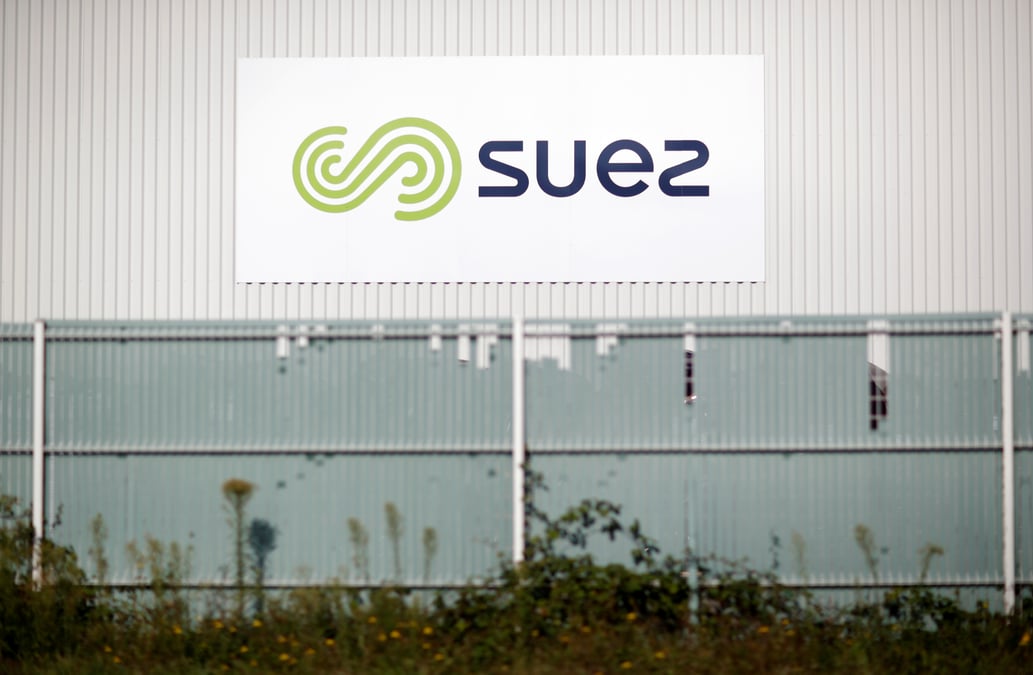 Suez "prend acte" de l'entree de veolia a son capital, refuse une "prise de controle rampante"