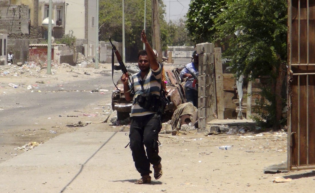 Apres l’arret des frappes saoudiennes, les milices du sud du yemen continuent de s’opposer aux houthis