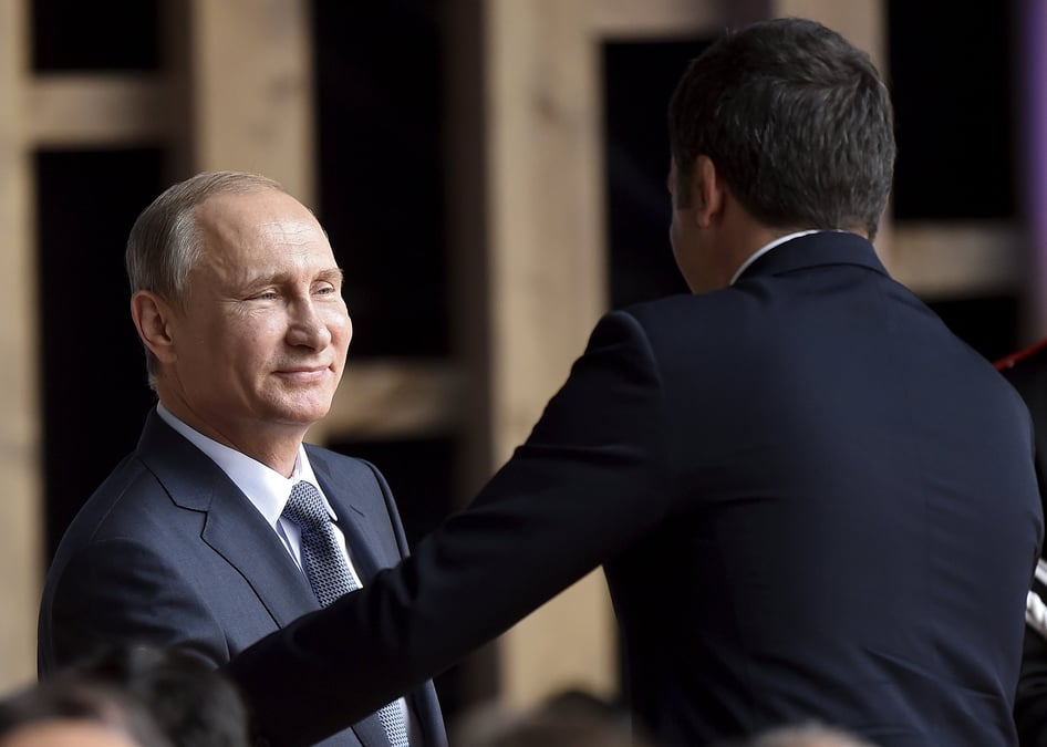 Matteo renzi recoit vladimir poutine mais ne cache pas leurs divergences