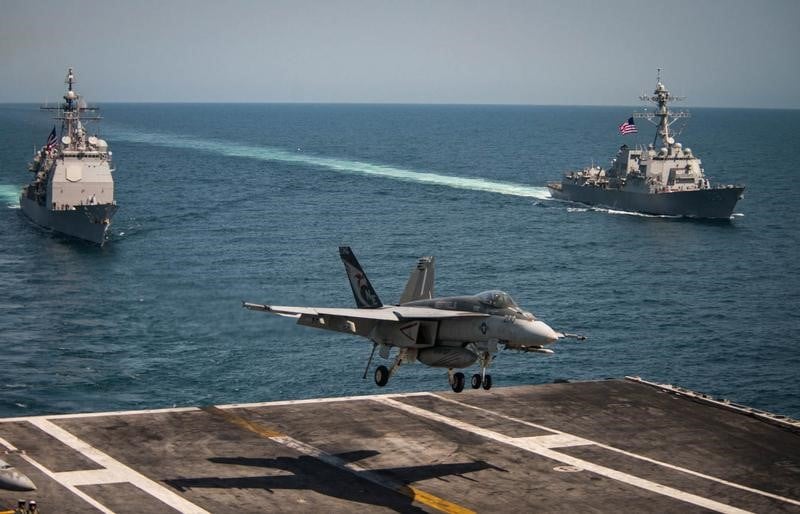 Un drone iranien a frole un avion de chasse de l'armee americaine