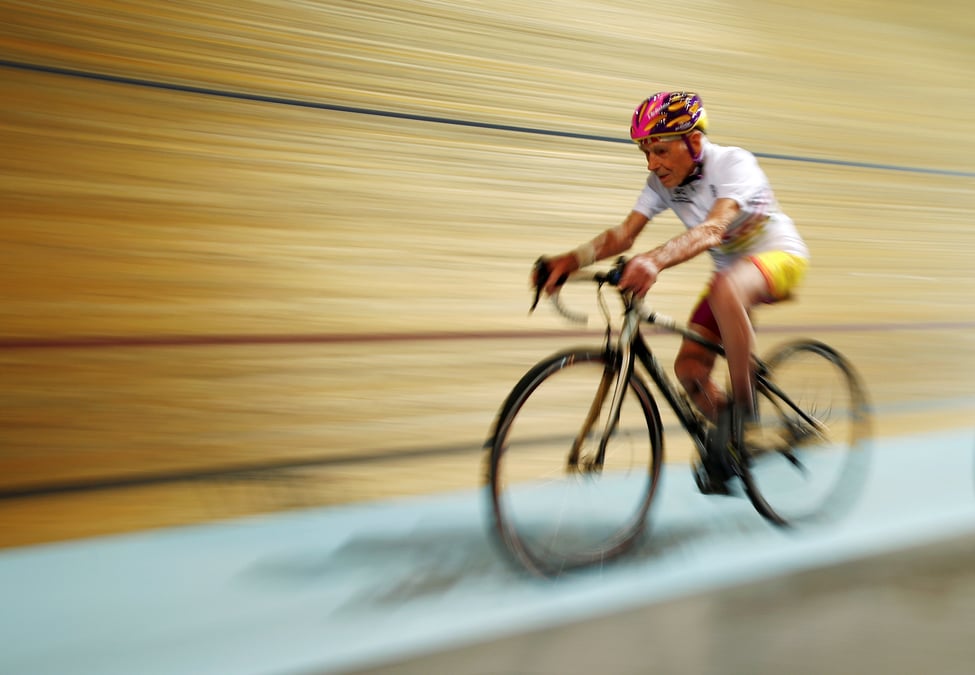 Le cycliste robert marchand remonte en selle