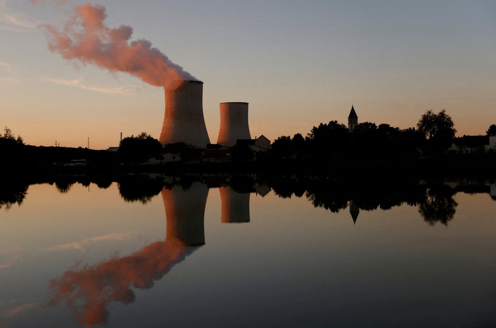 Les syndicats d'edf, "scandalises", exigent une compensation de l'etat
