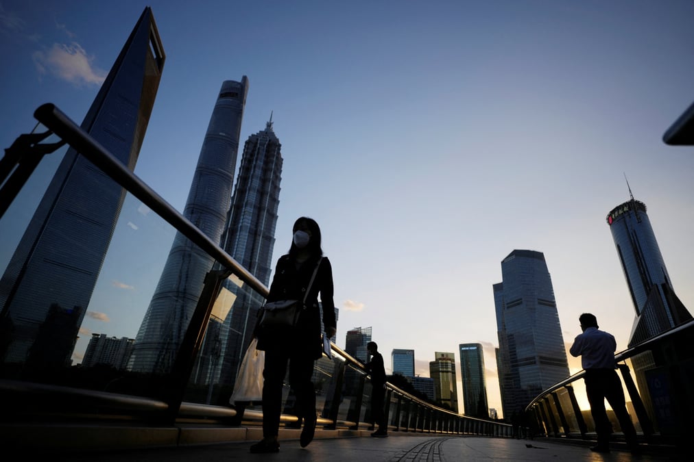 Photo de la zone financiere et commerciale de lujiazui a shanghai