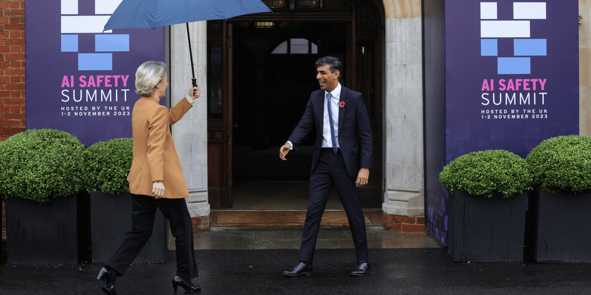 Rishi Sunak accueillant Ursula von der Leyen à Bletchley Park.