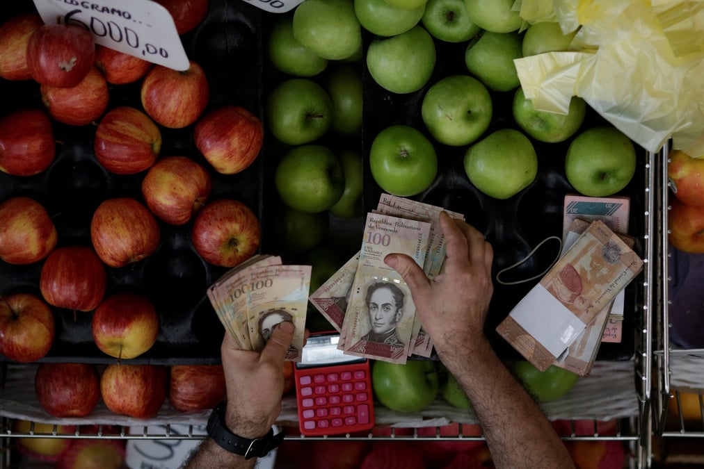 Le Venezuala retire de la circulation les billets de 100 bolivars (inflation, démonétisation, maduro)
