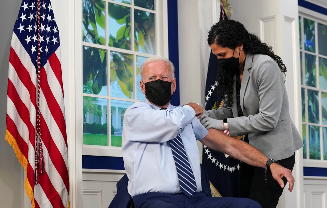 Joe biden a recu une dose de rappel du vaccin anti-covid