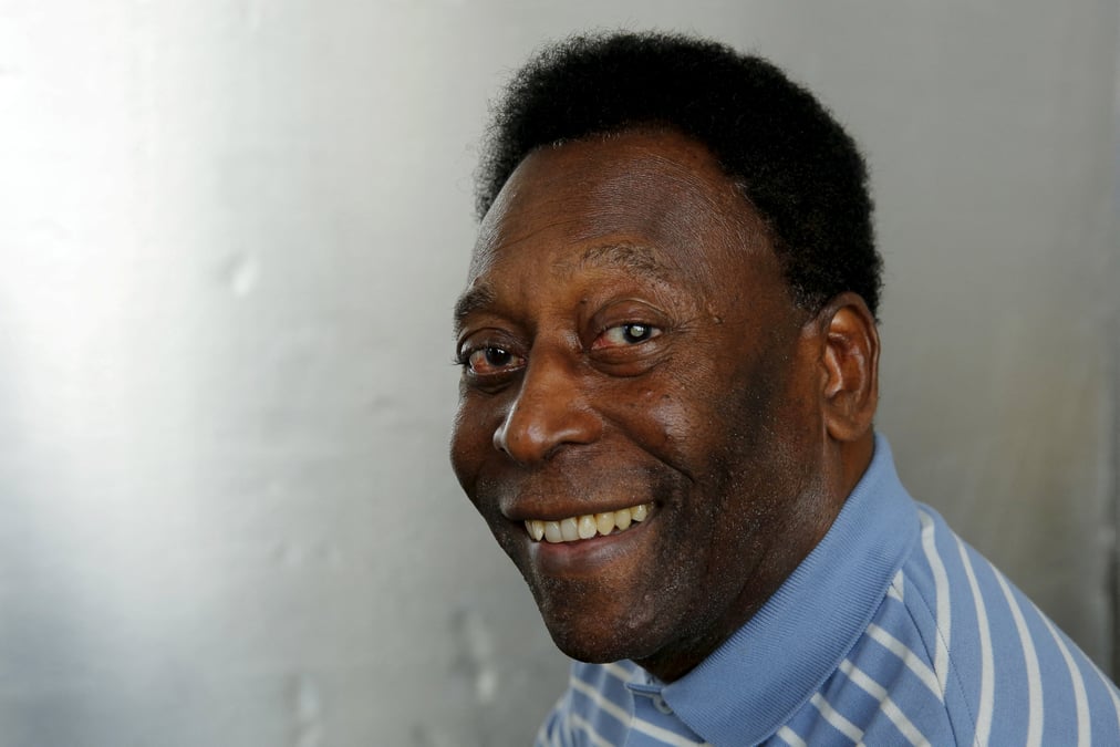 L'ancien footballeur bresilien pele une nouvelle fois hospitalise