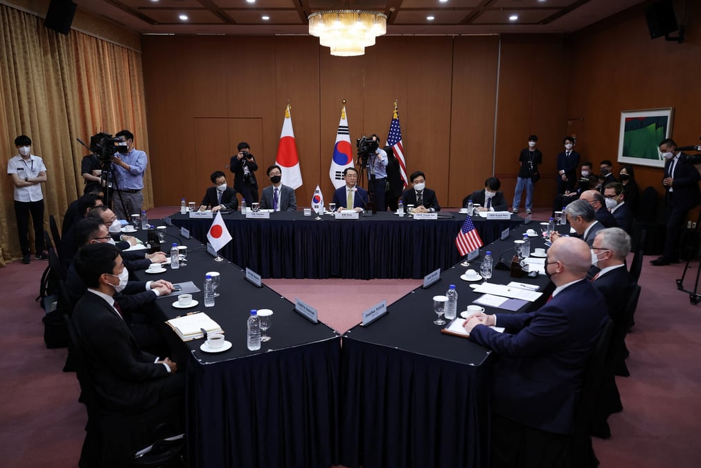 Etats-unis, coree du sud et japon discutent des tensions nucleaires en coree du nord