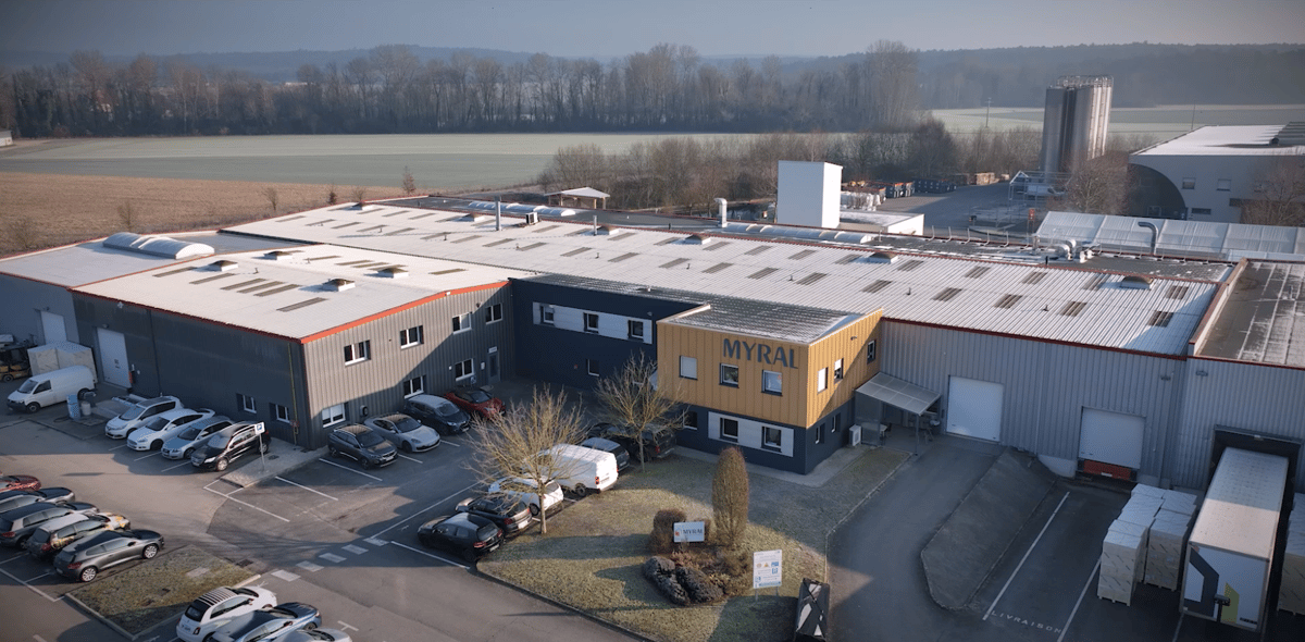 Le nouveau bâtiment du siège social de Myral à Is-sur-Tille, en Bourgogne.