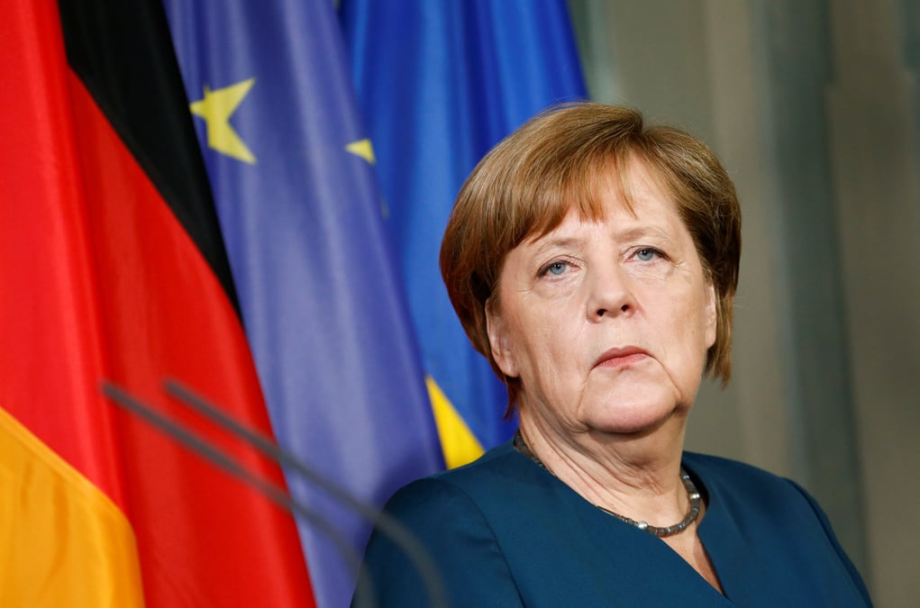 Merkel juge l'euro "trop faible" a cause de la bce
