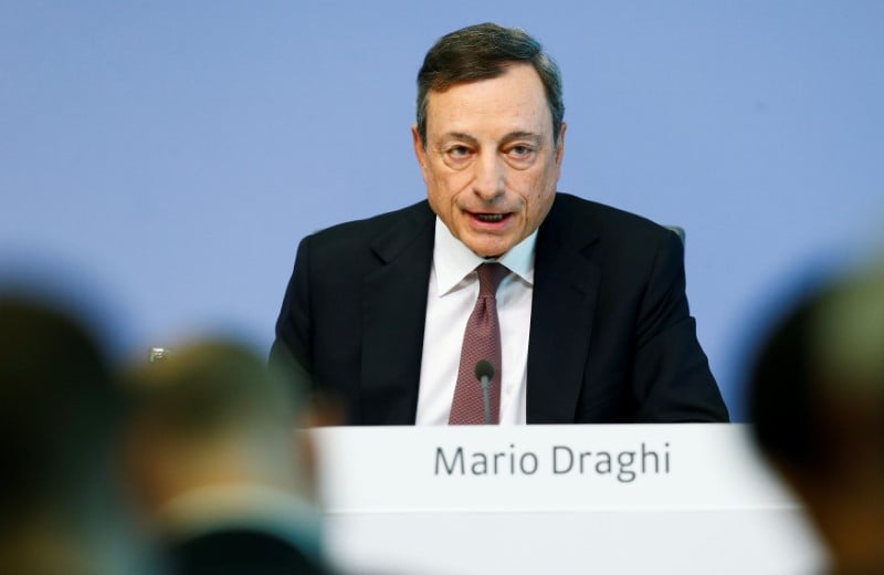 La bce, qui reste accommodante, discutera du qe cet automne