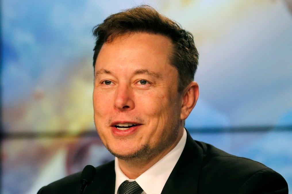 Freine dans sa reprise d'activite, elon musk menace de quitter la californie