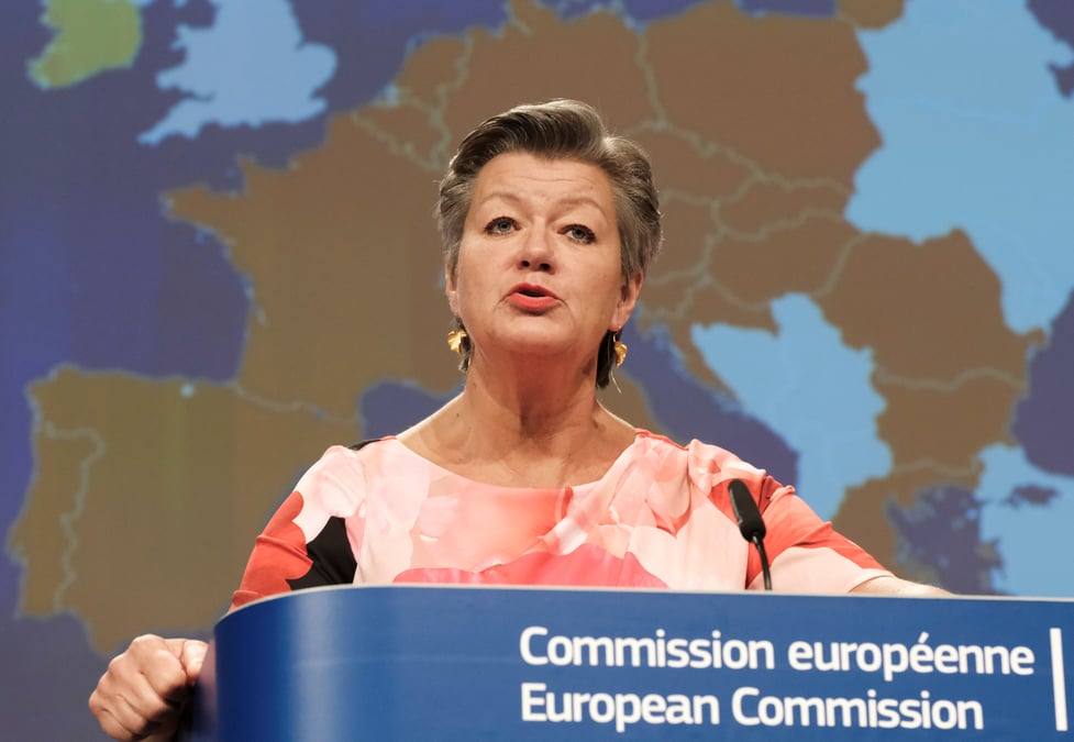 La commission europeenne recommande la levee des controles aux frontieres interieures au 15 juin