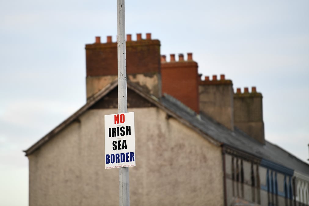Irlande du nord : londres appelle au pragmatisme, bruxelles au retour de la confiance