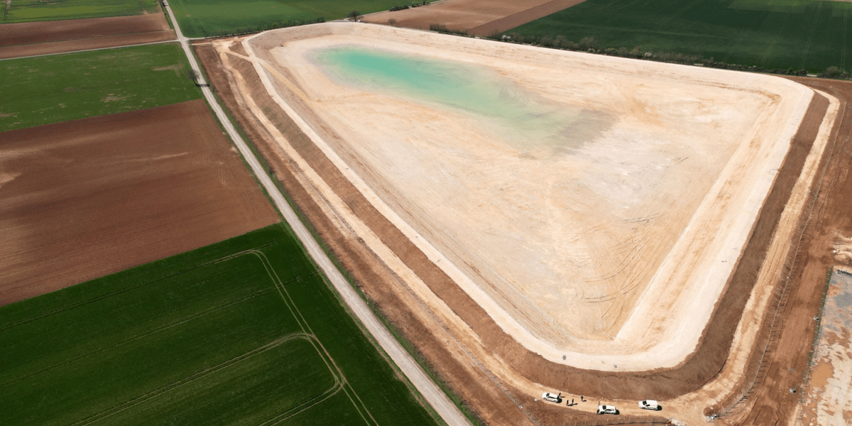 La méga-bassine de Sainte-Soline, dans les Deux-Sèvres, a été le théâtre de violents affrontements en octobre 2022 puis mars 2023 entre les opposants à cette installation et les forces de l'ordre.