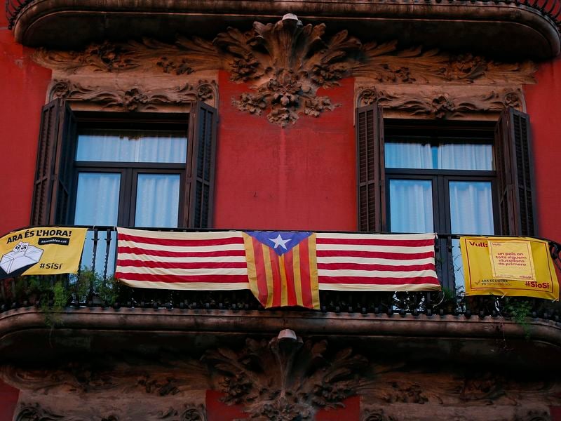 Après l'épreuve de force, Madrid et Barcelone veulent dialoguer