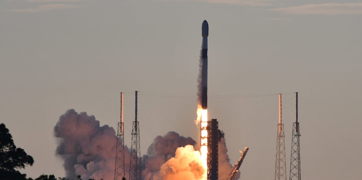 Une fusée Falcon 9 de SpaceX a décollé de Cap Canaveral (Floride) le 27 juin dernier. Lors de cette mission, elle a placé 23 satellites de la constellation Starlink en orbite.
