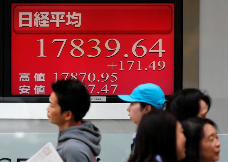 La bourse de tokyo termine en hausse