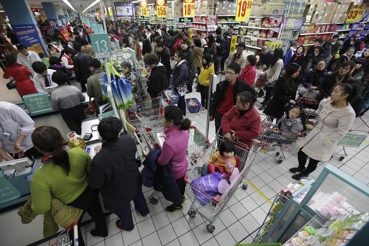 Carrefour dement avoir mandate des banques pour ceder la chine