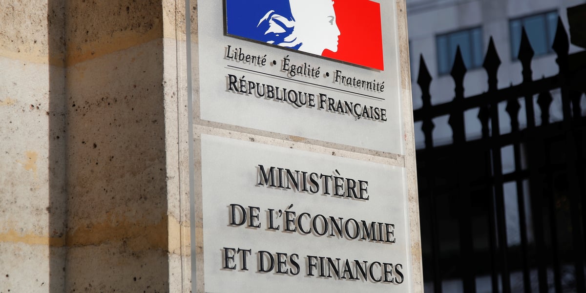 France: des depots petroliers bloques, reunion lundi a bercy