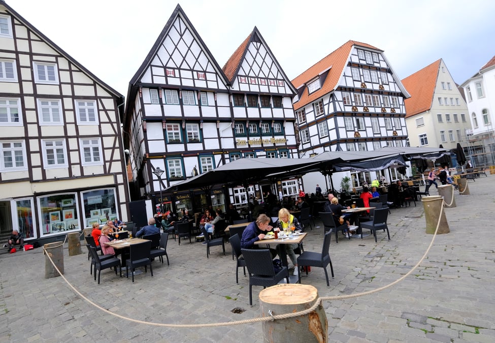En allemagne, le taux d'incidence du covid-19 tombe sous le seuil des 100 cas