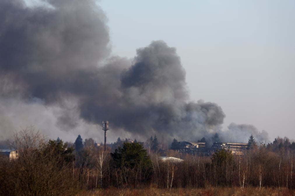 Frappe de missiles russes pres de l'aeroport de lviv, dit son maire
