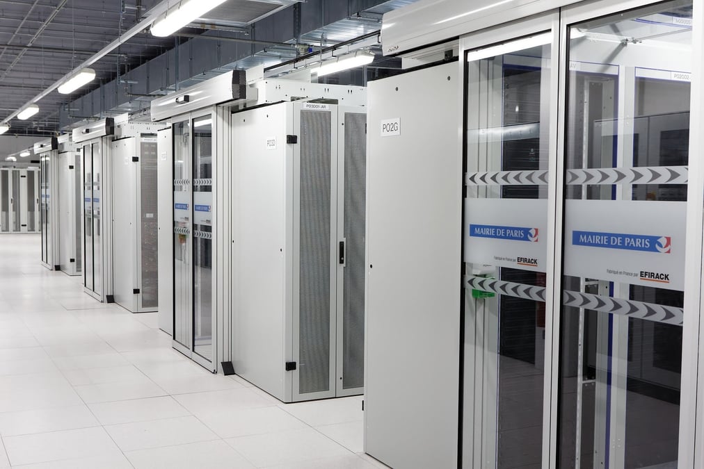 La consommation d’électricité des centres de données devrait « plus que doubler » d’ici à 2030, selon l’IAE