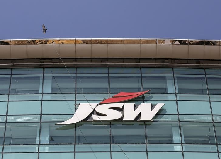 Le consortium mene par jsw releve son offre sur l'acierie d'ilva