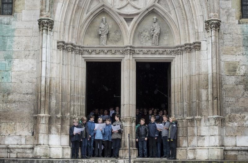 Le choeur de ratisbonne compare a un enfer par d'anciens eleves