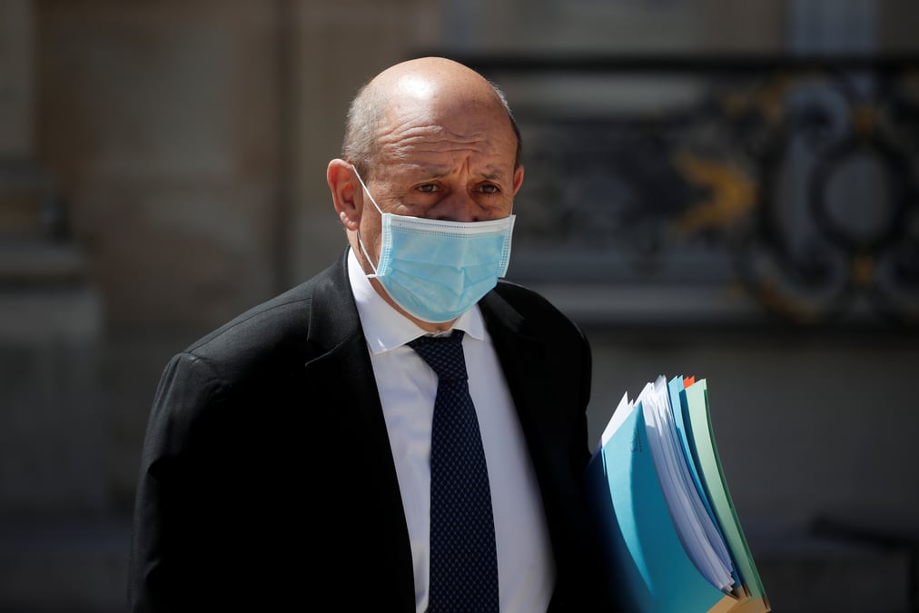 Lvmh: le drian etait dans son role, juge bruno le maire