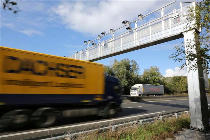 Une borne écotaxe dégradée dans les Deux-Sèvres