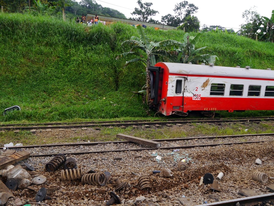 La vitesse serait la cause du deraillement du train au cameroun