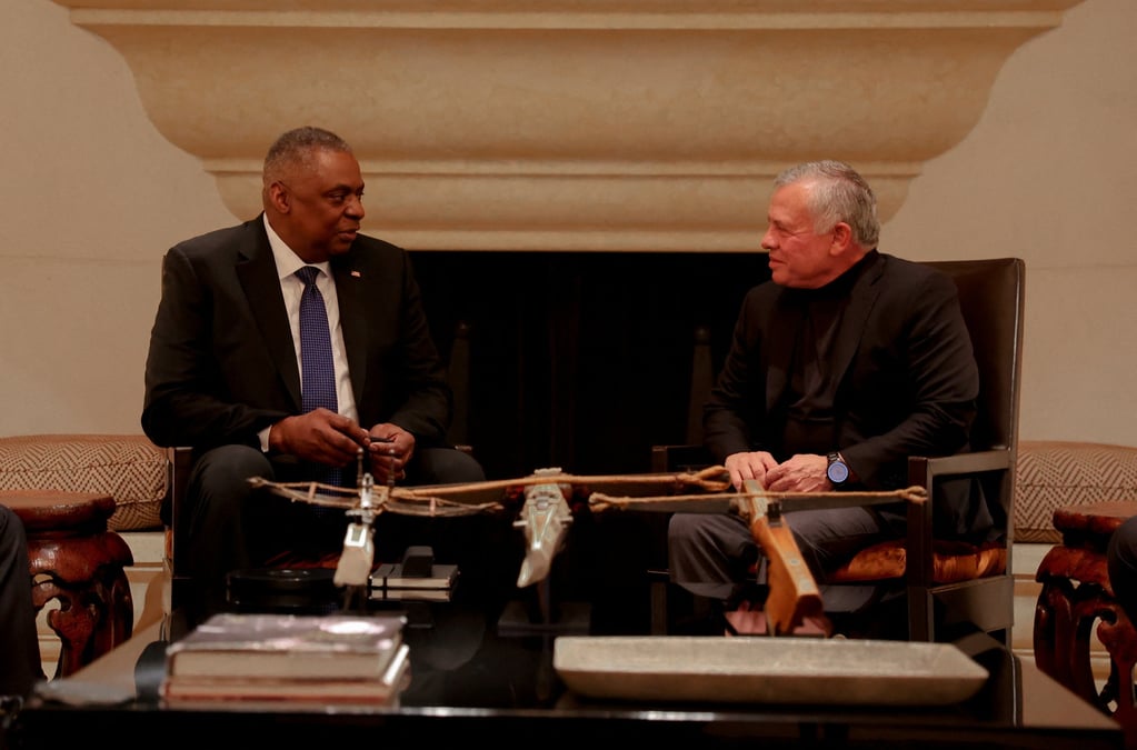 Le roi abdallah ii de jordanie rencontre le secretaire americain a la defense lloyd austin a amman
