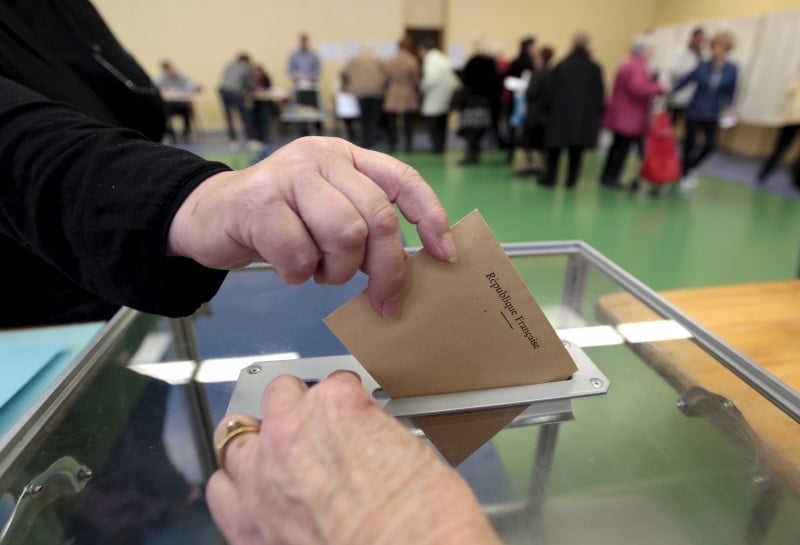 La droite controle 65 departements, le fn present dans 14