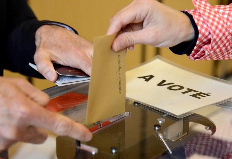 Larem perd deux legislatives partielles au profit de lr