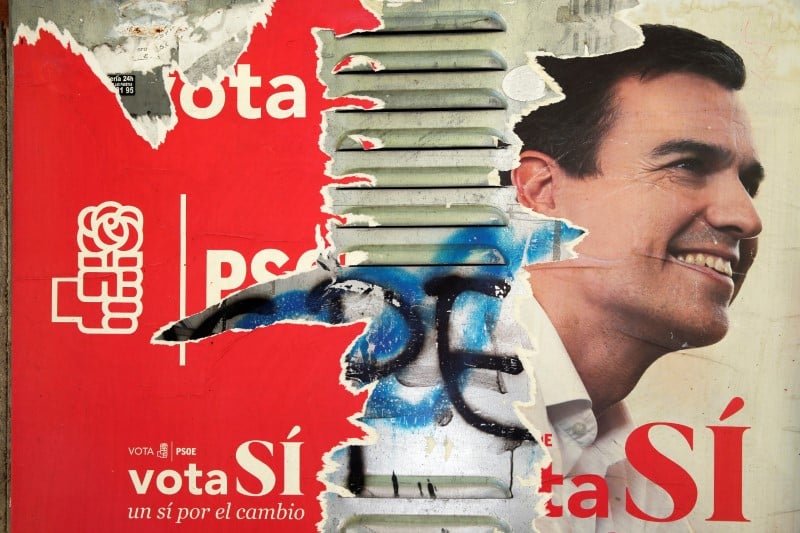 Les socialistes espagnols en tete, sans majorite