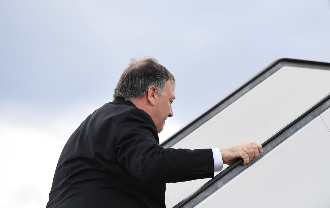 Mike pompeo recu par le premier ministre irakien a bagdad