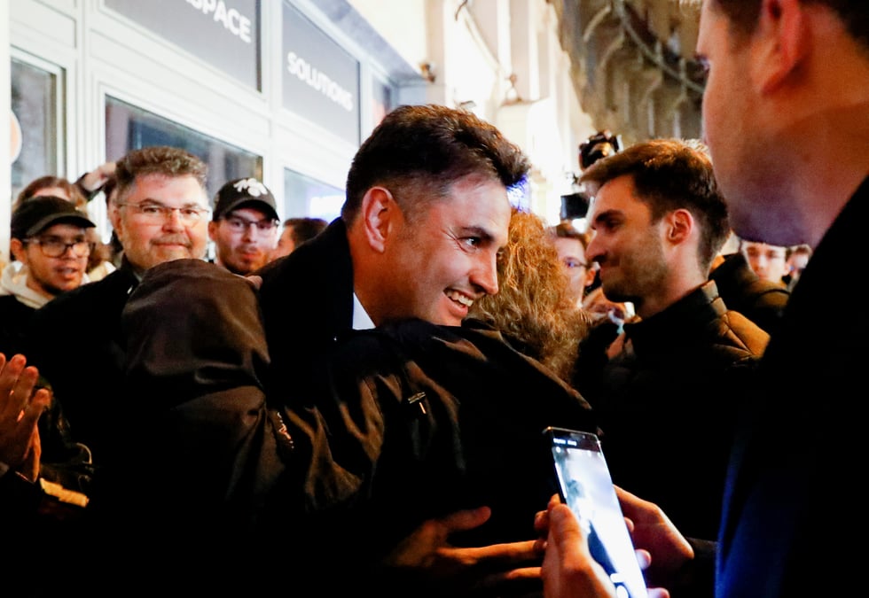 Hongrie: l'opposition designe un candidat surprise pour defier orban