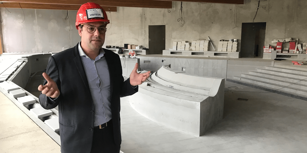 Maxime Vilgrain, le président d'Arenadour, en visite dans les thermes thermes d'Allègre-Les-Fumades, seule station thermale du Gard.