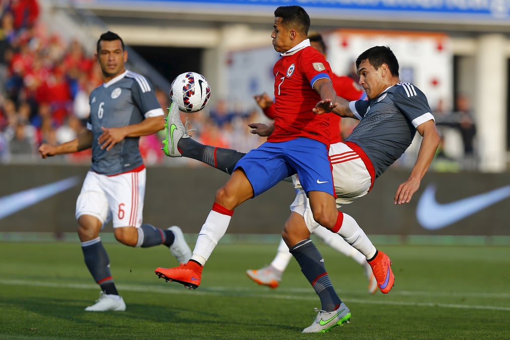 Le chili domine le paraguay