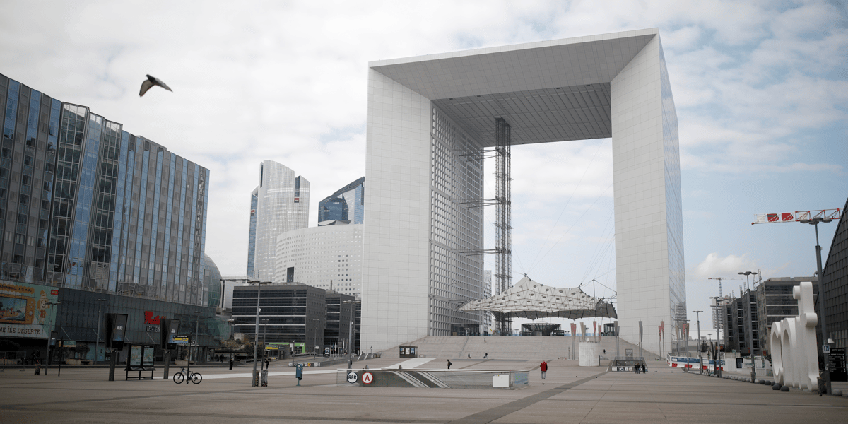 Paris-La Défense, quartier d'affaires, Puteaux, Grande Arche, confinement,