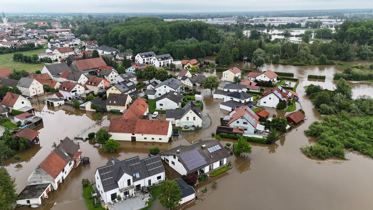 Niveau d'eau eleve et fortes pluies a gotteshofen, baviere