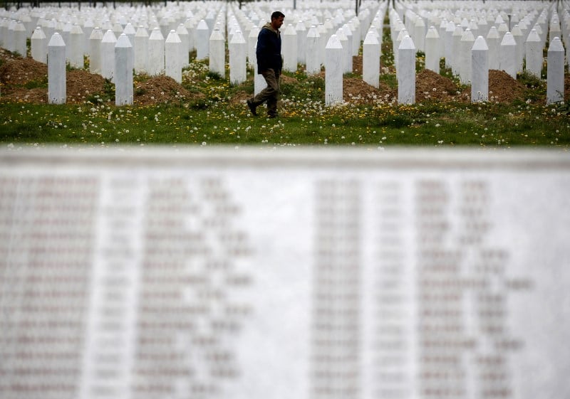 Huit hommes arretes en serbie pour participation directe au massacre de srebrenica
