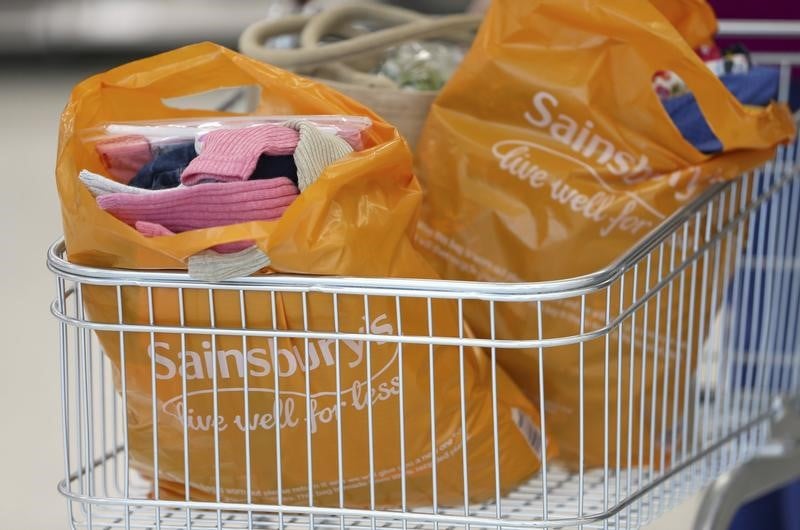 Sainsbury's affiche un benefice semestriel en recul