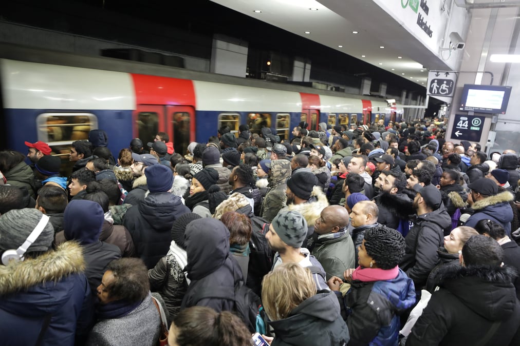 France: nouvelle journee test pour les retraites, les transports perturbes